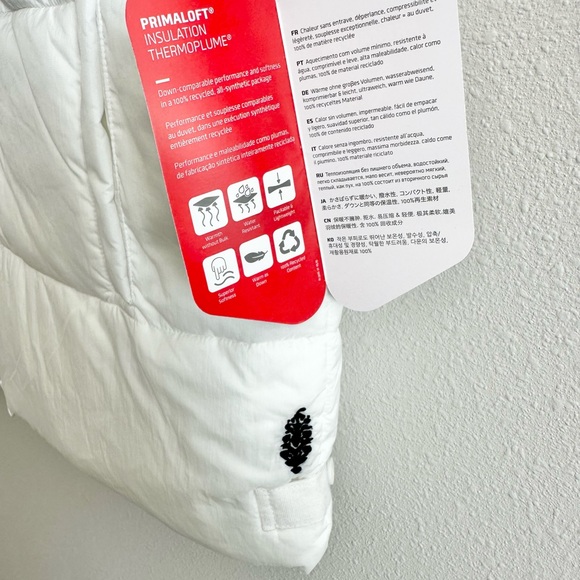 NWT Free People Movement In A Bubble Puffer Vest in White Size Small - Picture 10 of 13